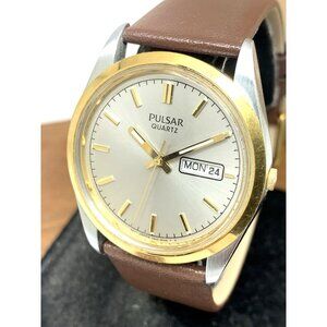 Pulsar Men's Watch V533-8A50 Vintage Quartz Silver Dial Day Date Brown Leather